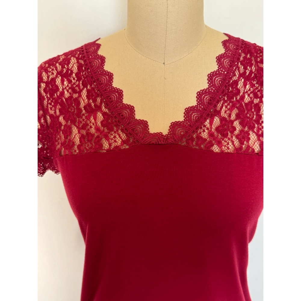 Women's Simply Styled stretch knit vneck Top XL Red Lace neckline and sleeves - Picture 2 of 9